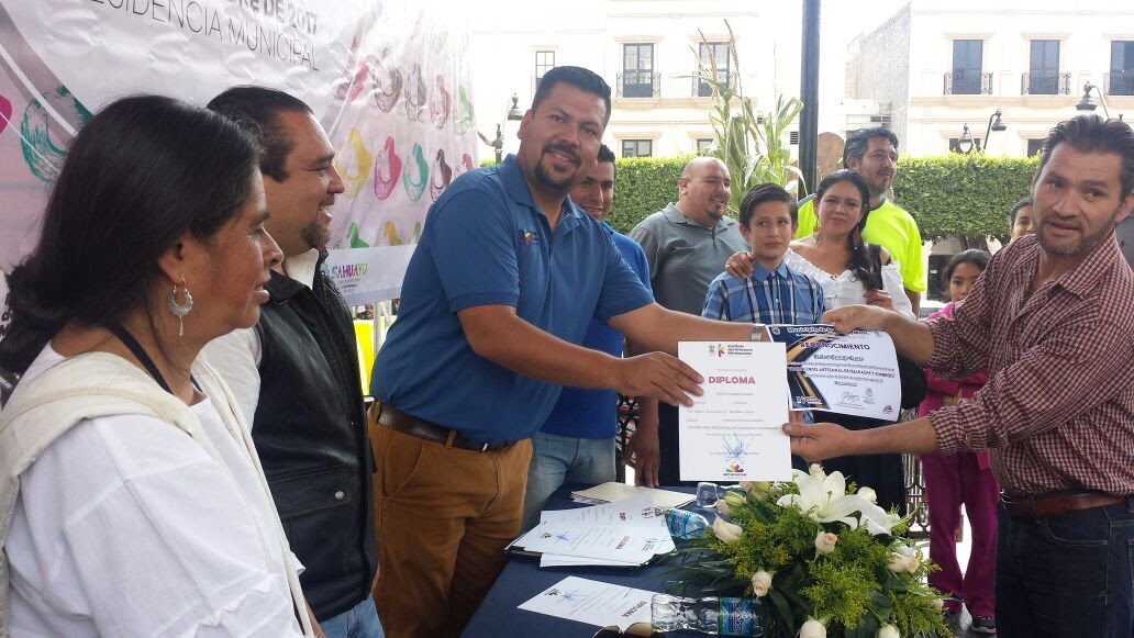 Premia Iam A Ganadores De Concurso Del Huarache Y El Sombrero De Sahuayo