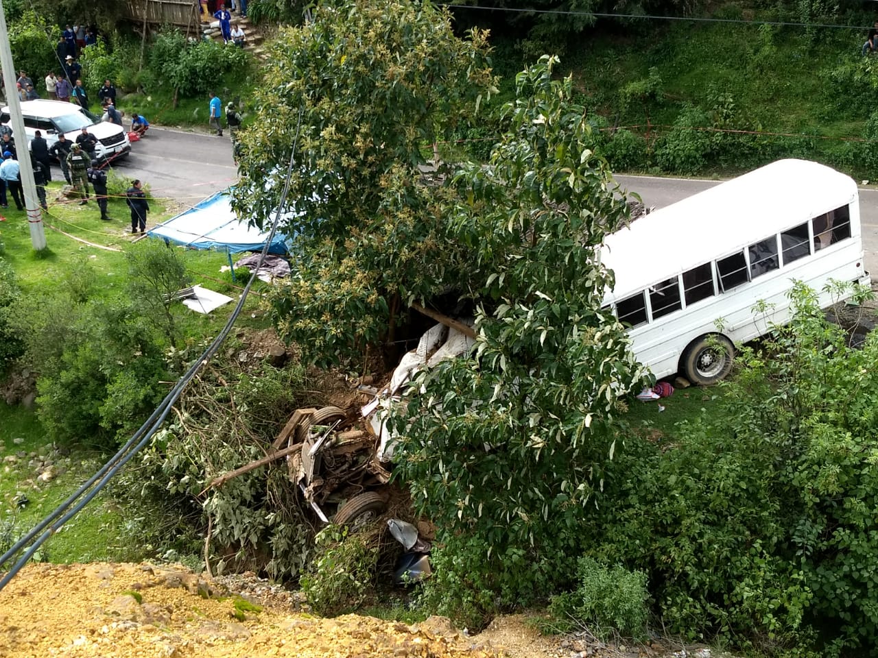 Cae Autob S A Barranco En Angangueo Reportan Al Menos Fallecidos