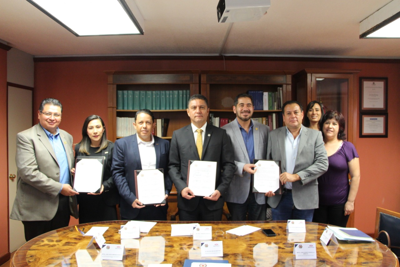 Signan convenio de colaboración UMSNH y Cmic