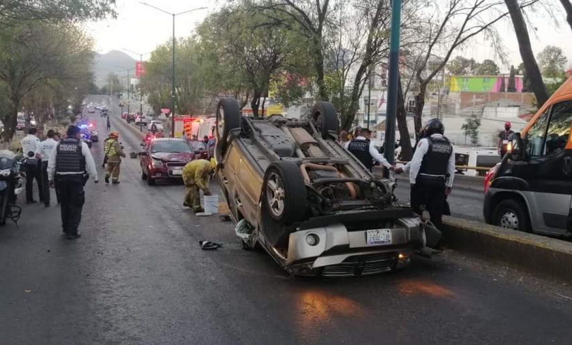 Lesionadas 2 Personas En Choque Volcadura En Tres Puentes Morelia