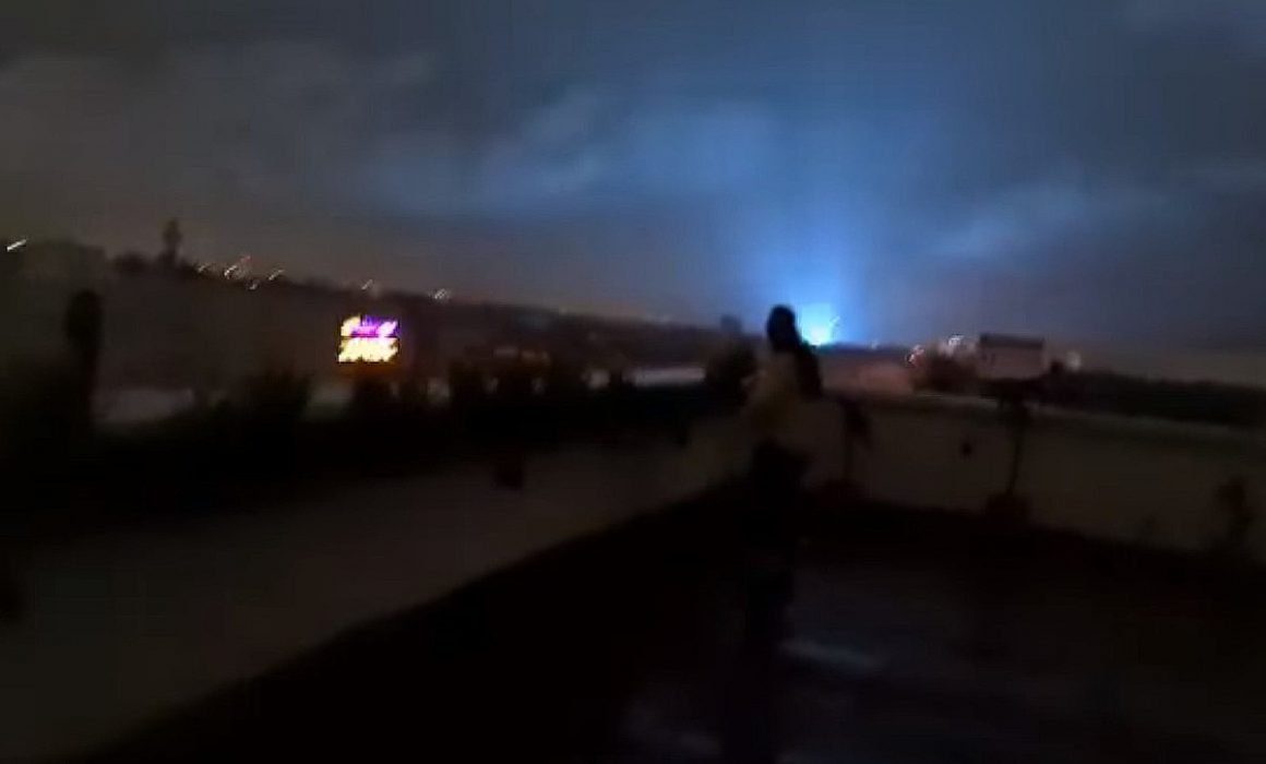 Luces en el cielo durante terremoto Qué es este fenómeno Quadratín