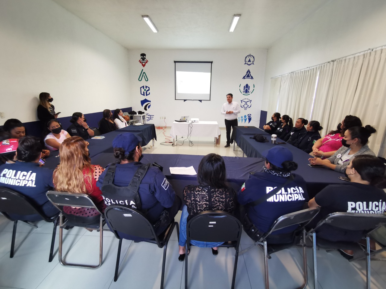 Capacitan A Polic As Para Atender A Mujeres Violentadas En Zamora