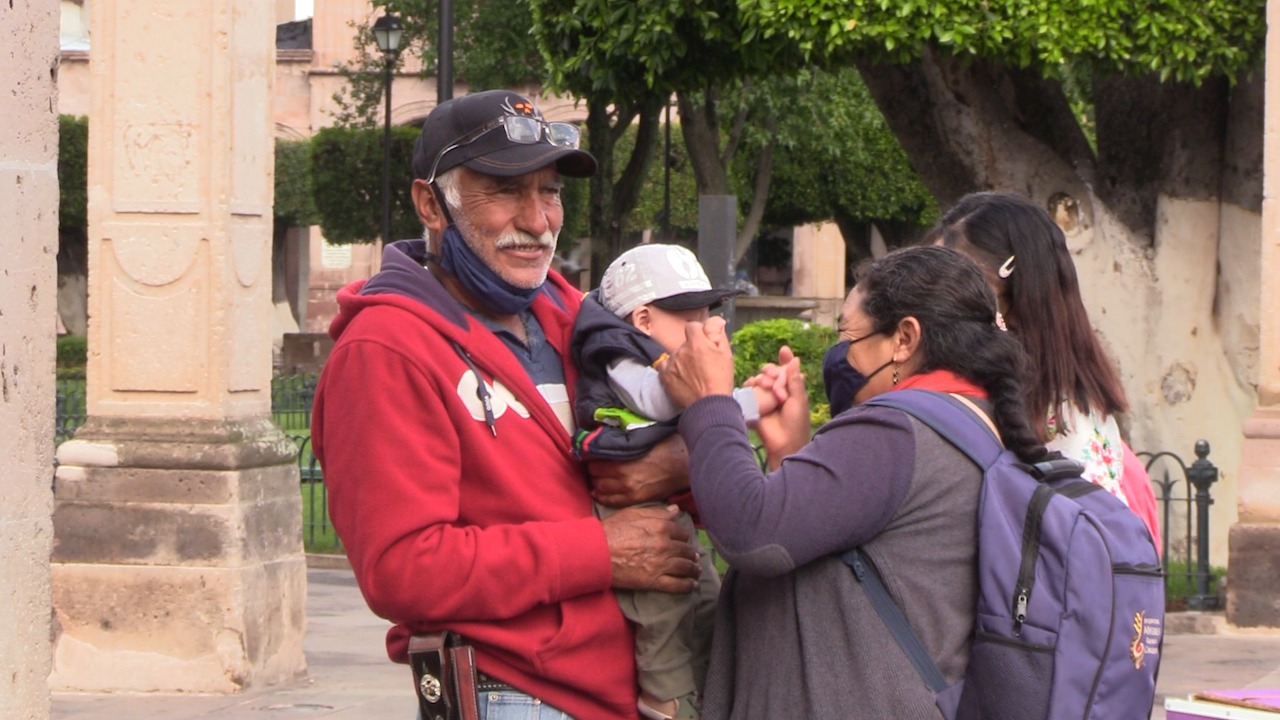 Proponen diputados de Morena dar 20 días de permiso de paternidad