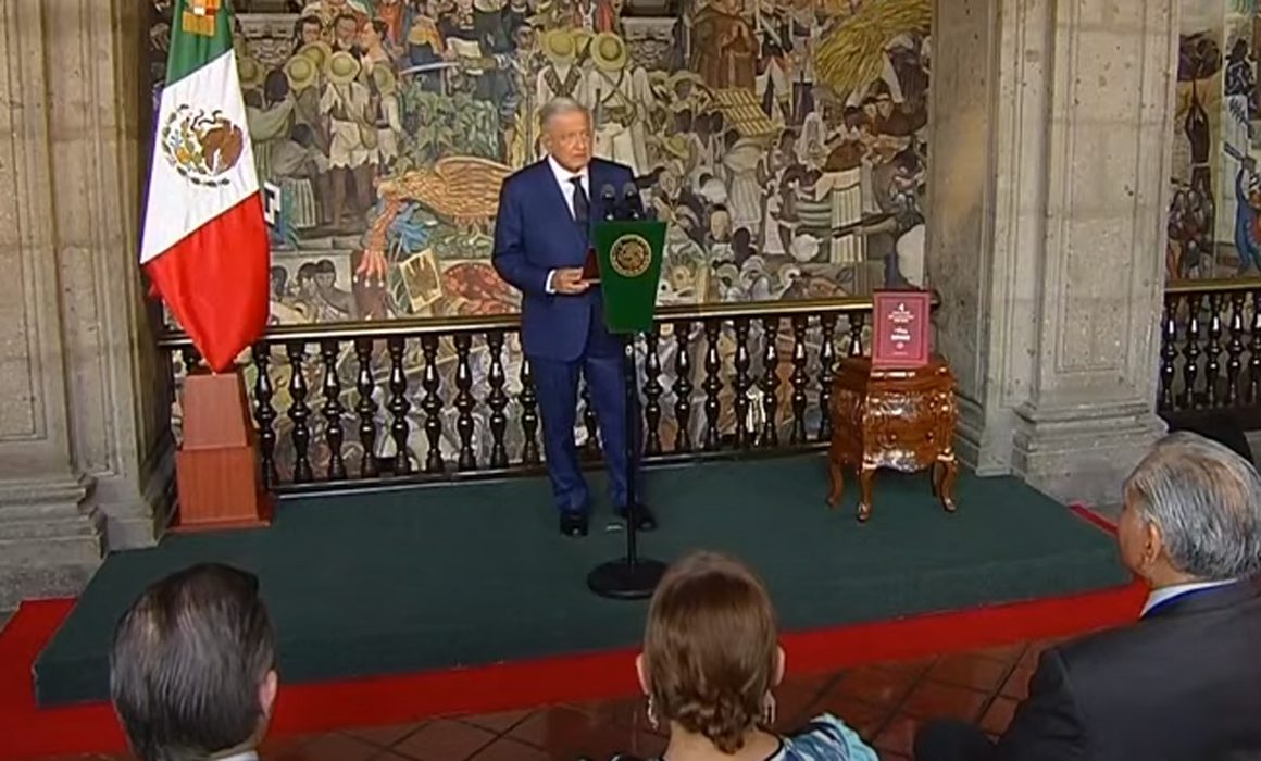 Entrega AMLO Cuarto Informe de Gobierno Quadratín Michoacán