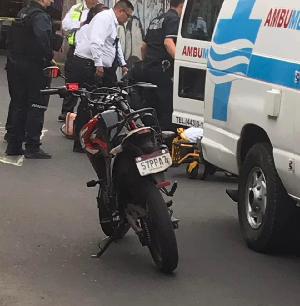 Un Motociclista Pierde La Pierna Tras Derraparse En Tres Puentes