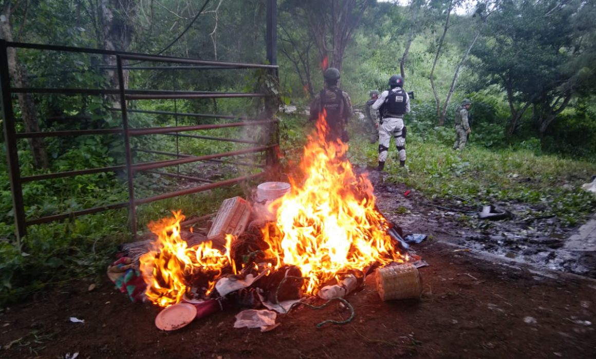 Destruye GN y Ejército campamento clandestino en Chinicuila Quadratín