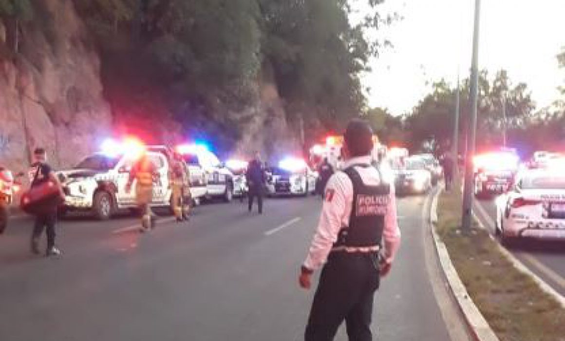 Choca Combi Contra Un Rbol Al Sur De Morelia Hay Lesionados