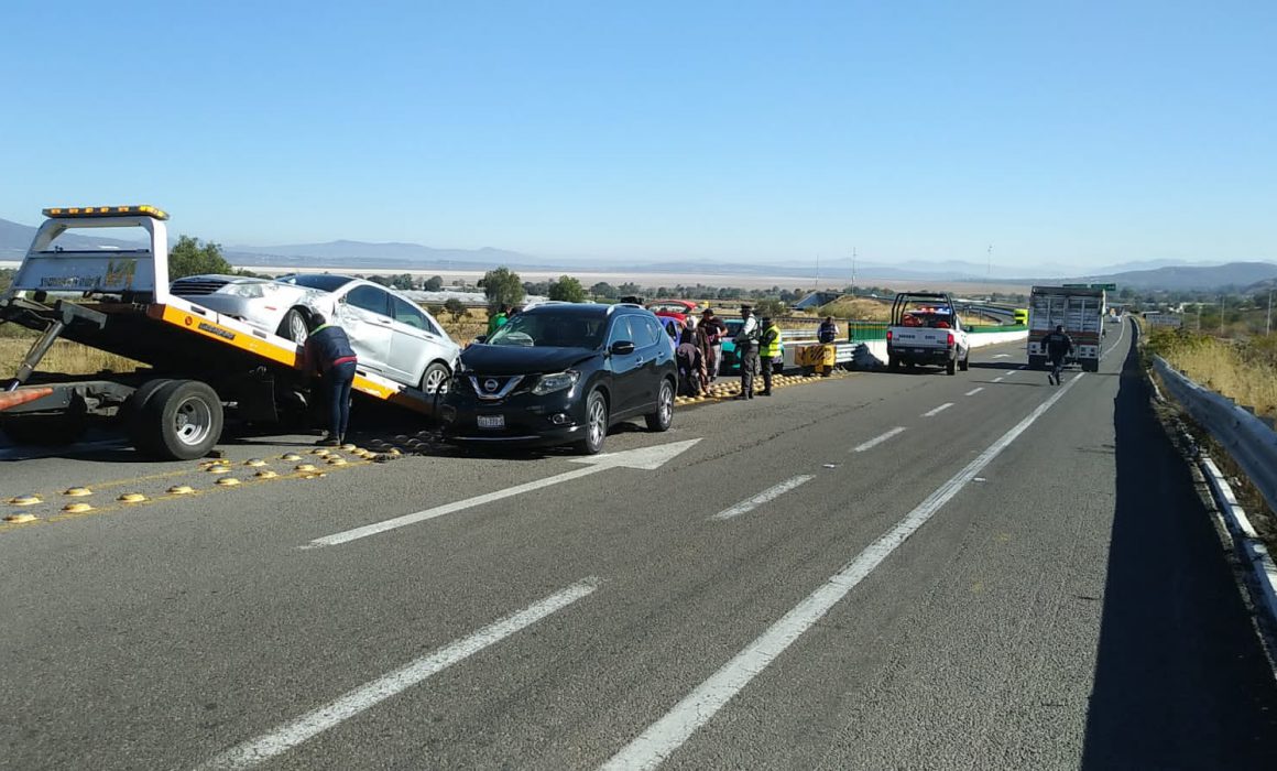 Choque solo deja daños materiales en la Pátzcuaro Cuitzeo Quadratín