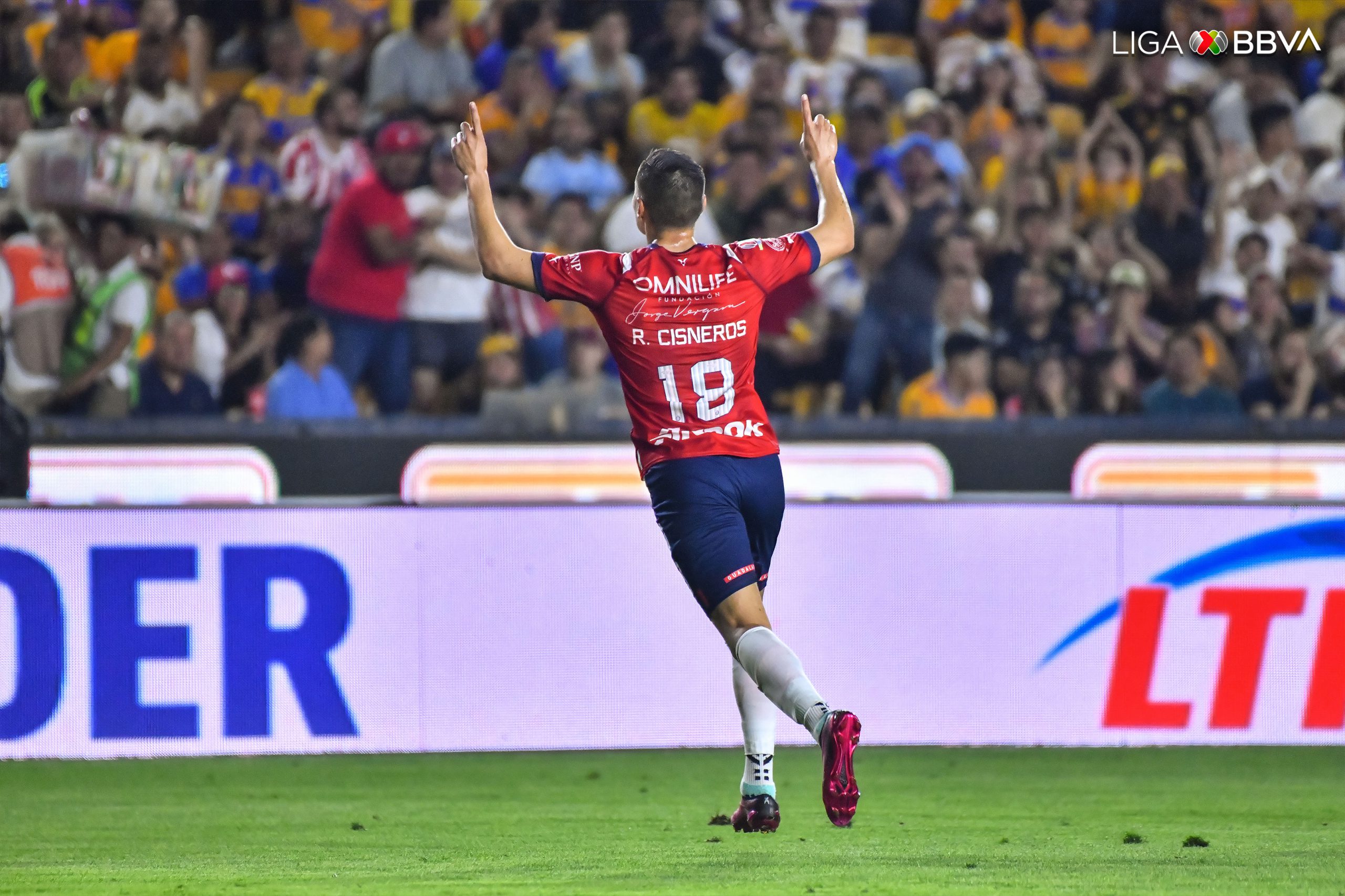 Sorprende Chivas A Tigres Y Le Quita El Invicto