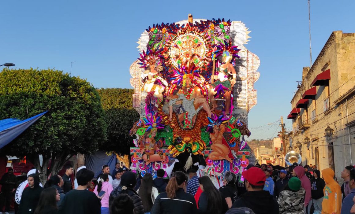 Morelia 2 riñas entre comparsas de toritos de petate saldo del Carnaval