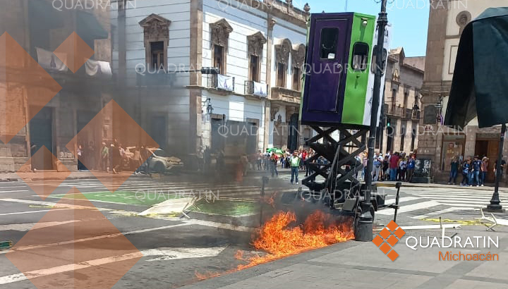 Incendian pobladores de Arantepacua caseta de la Policía Quadratín