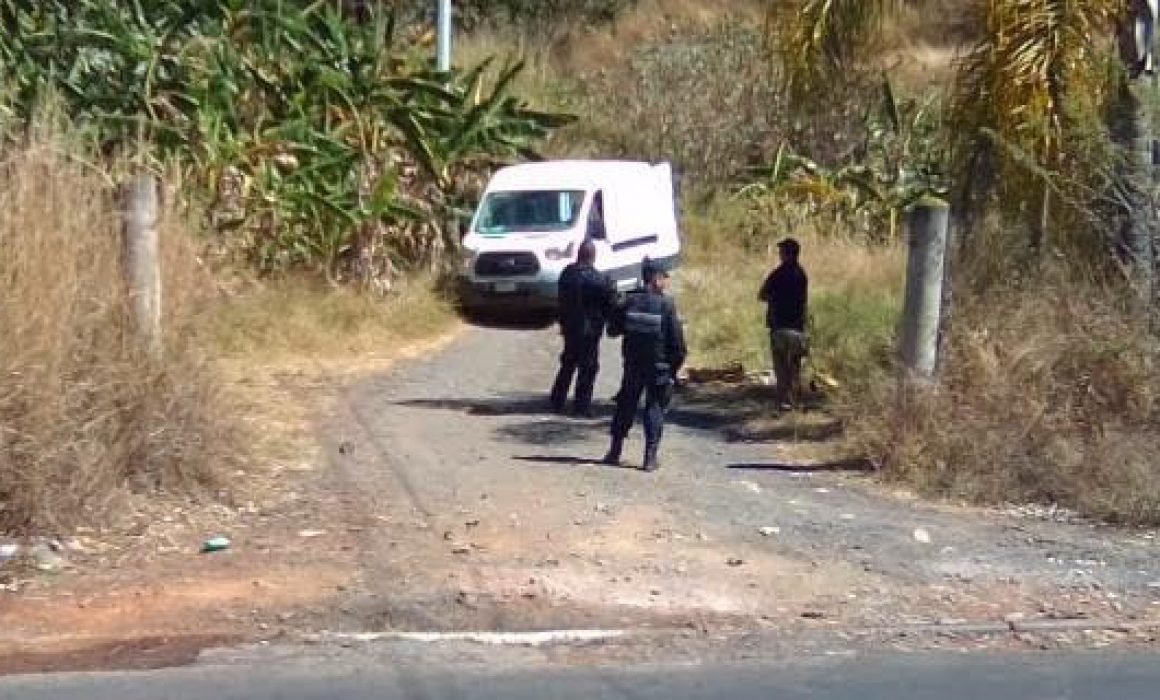 Localizan a mujer asesinada en la carretera libre Uruapan Zirimícuaro