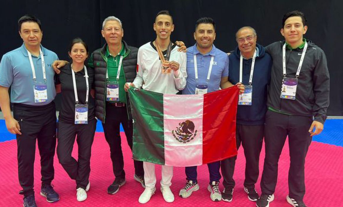 Carlos Navarro obtiene bronce en Mundial de Taekwondo Bakú 2023