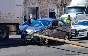 Cami N De Carga Derriba Poste En La Avenida Morelos Norte Quadrat N