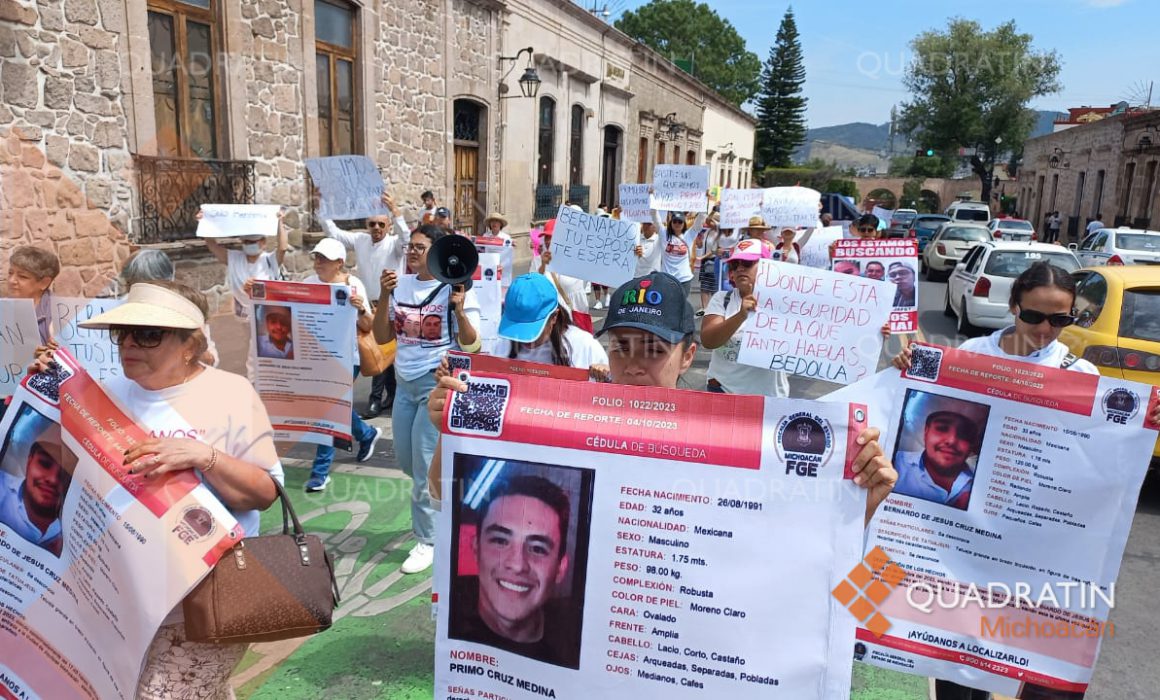 Marchan Familiares De Aguacateros Desaparecidos En Jiquilpan