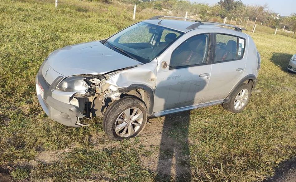 Dos heridos deja choque entre vehículo y moto en la salida a Quiroga