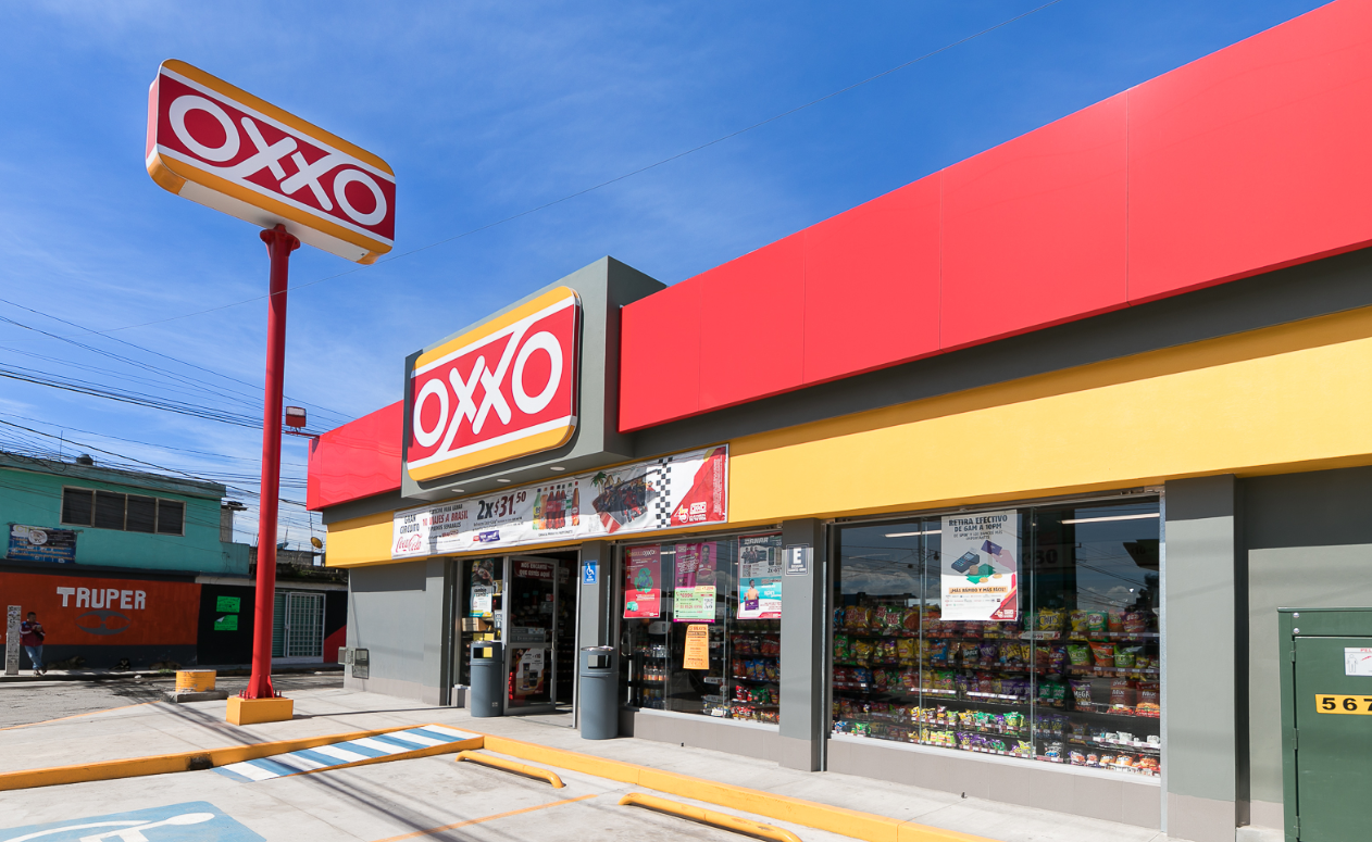 Amplía Oxxo a 24 horas servicio de retiro de efectivo