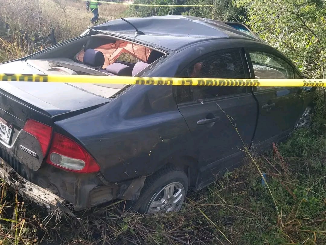 Muere hombre tras volcar su vehículo en La Piedad Carapan Quadratín