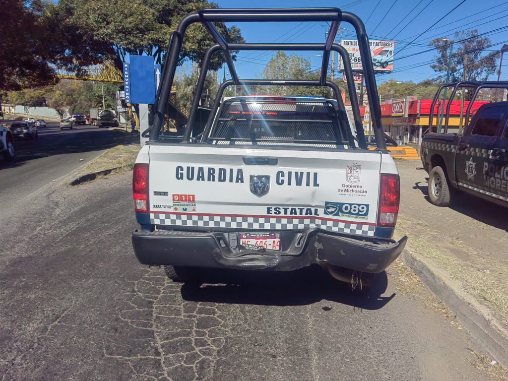 Choca Tr Iler Contra Patrullas De La Guardia Civil En Morelia