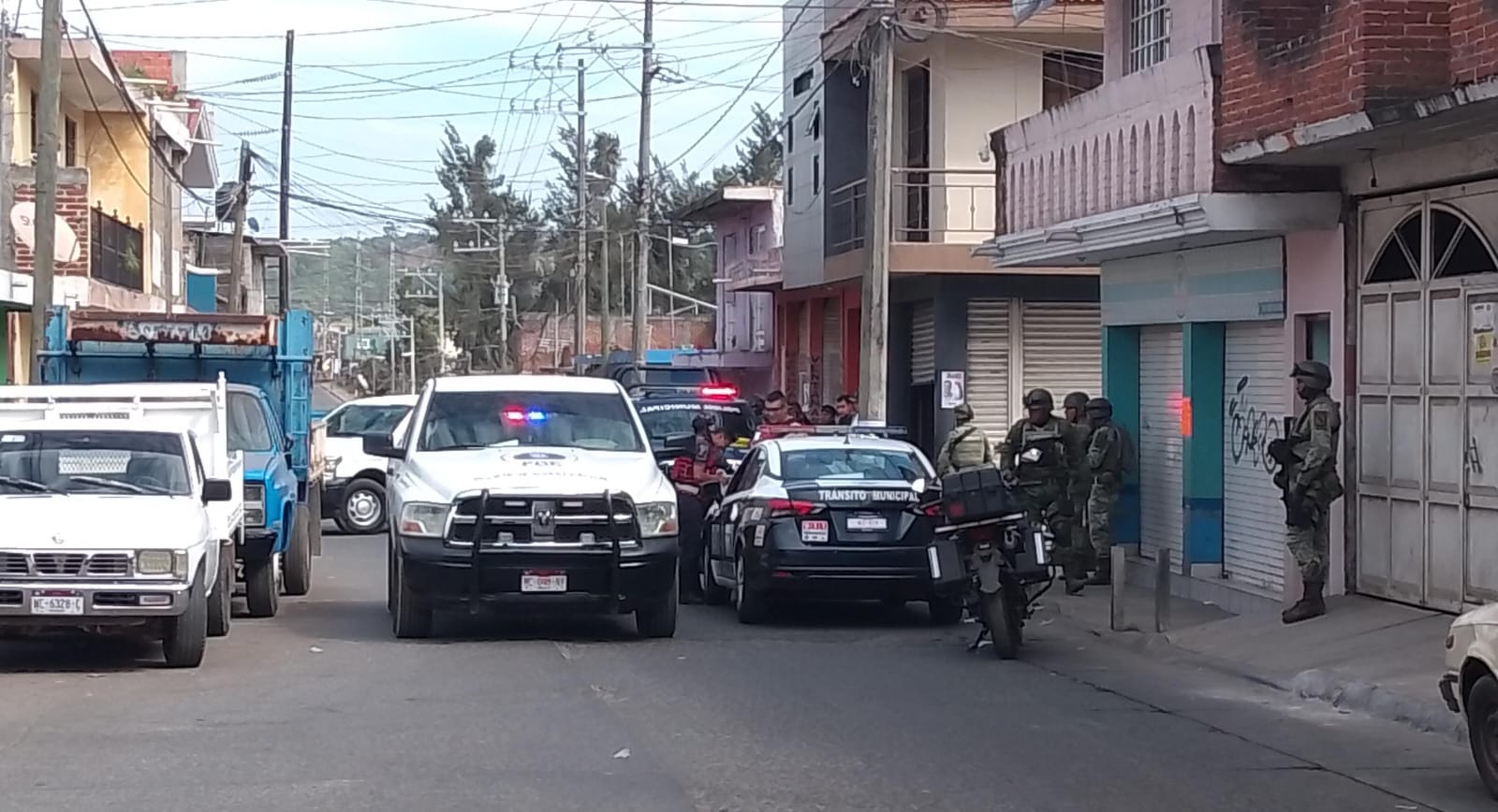 Ultiman A Hombres En La Colonia Los Laureles En Uruapan Quadrat N