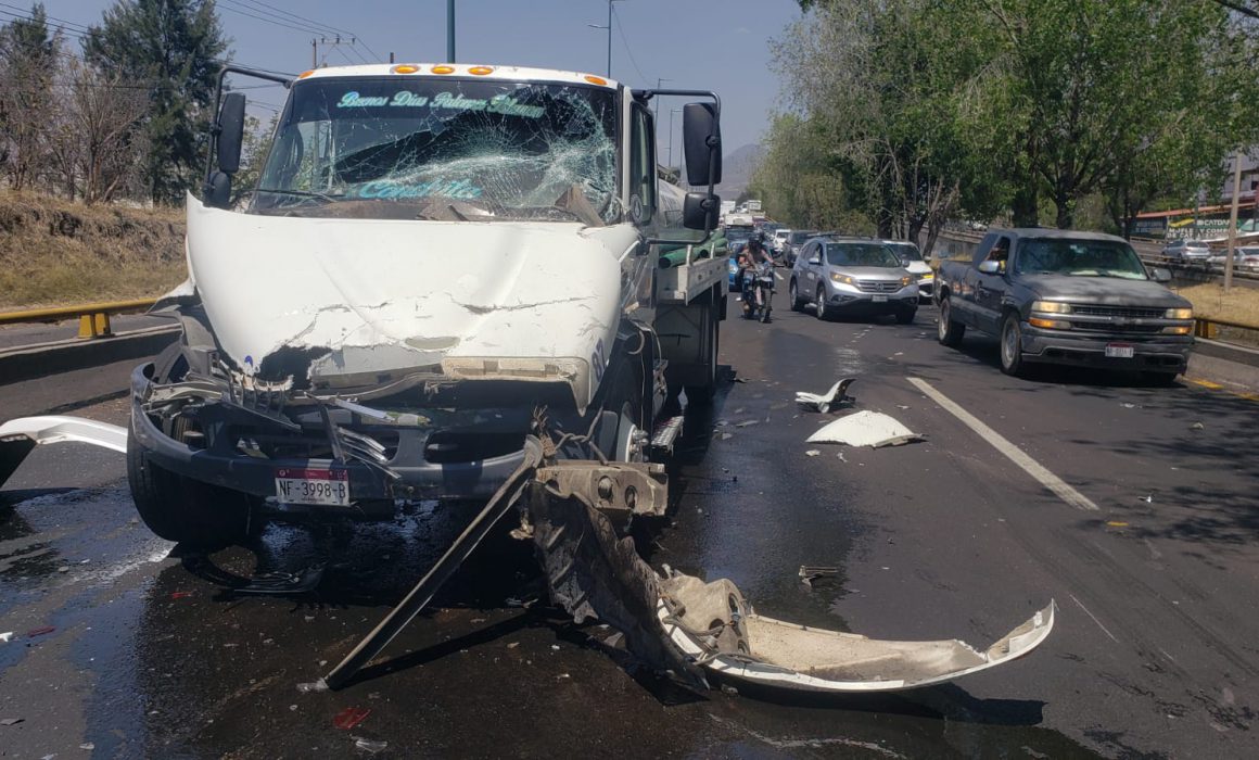 Chocan Pipa Y Veh Culo Particular En El Perif Rico De Morelia