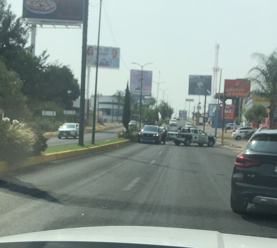 Arrollan a una mujer en avenida Juan Pablo II en Altozano Quadratín