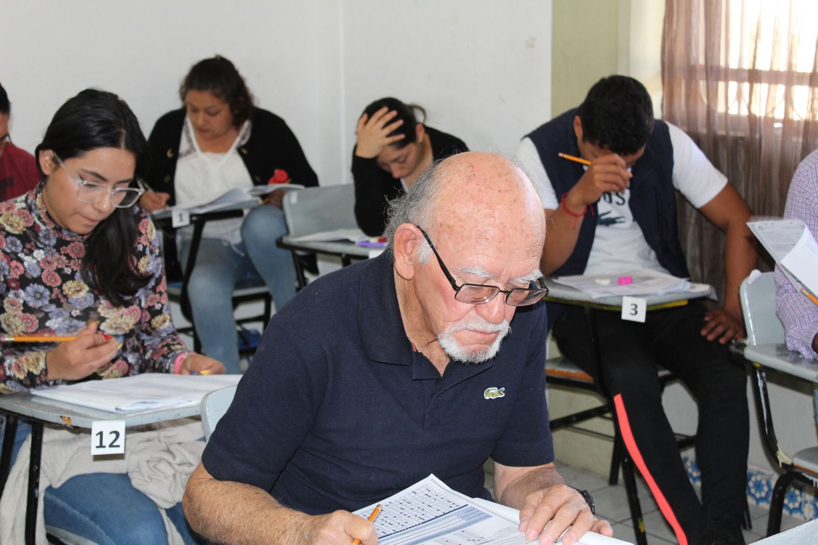 Acredita el bachillerato aplicando el examen Ceneval Quadratín Michoacán