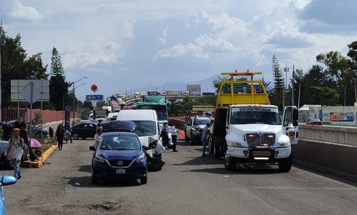 Choque Entre Veh Culos En Salida A Salamanca Deja Da Os Materiales