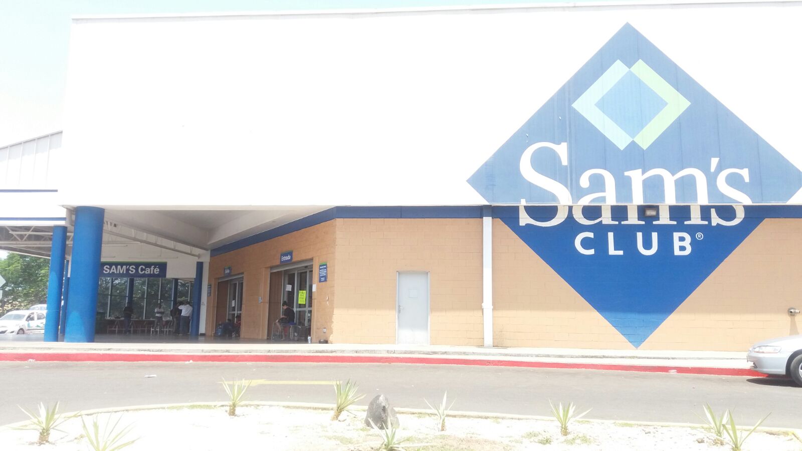 Regresan a laborar empleados de Sams Club y Walmart en LC