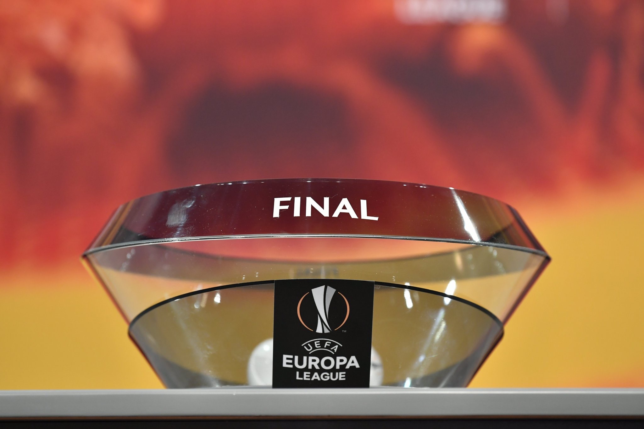 Efectúan Sorteo Para Semifinales De UEL