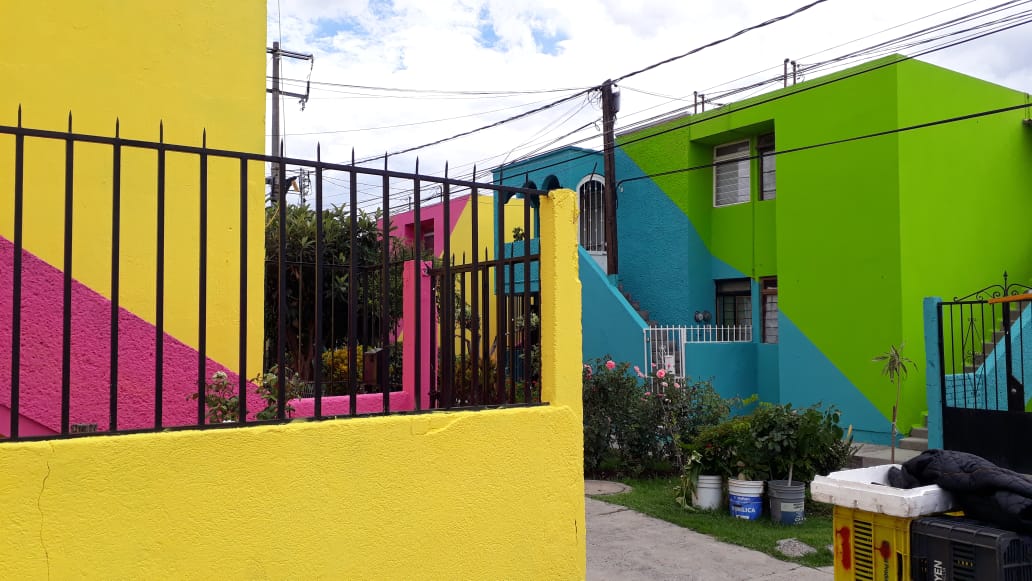 Colores brillantes tiñen a la colonia Infonavit López Mateos, Morelia