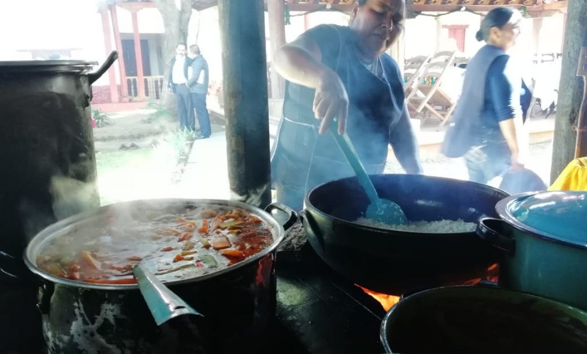 Contribuye Icatmi al impulso laboral de la cocina purépecha