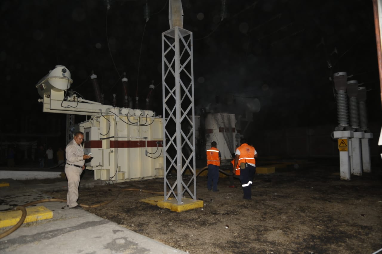 Controlado Incendio En Subestación De Cfe De Huetamo Ssp 6642