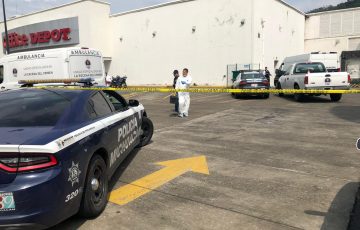 En presunto asalto, asesinan a un hombre en Office Depot de Camelinas