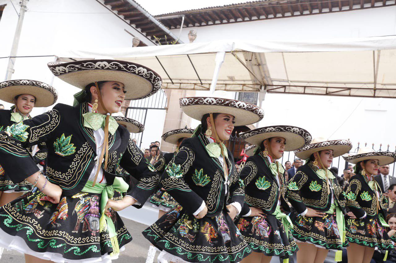 Resalta Ario su memoria histórica con desfile