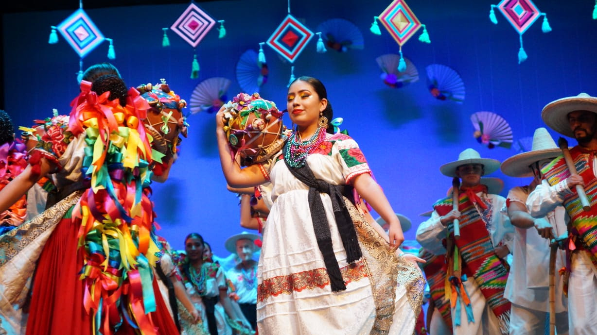 Celebra Ballet Folklórico De Michoacán 63 Años 3646