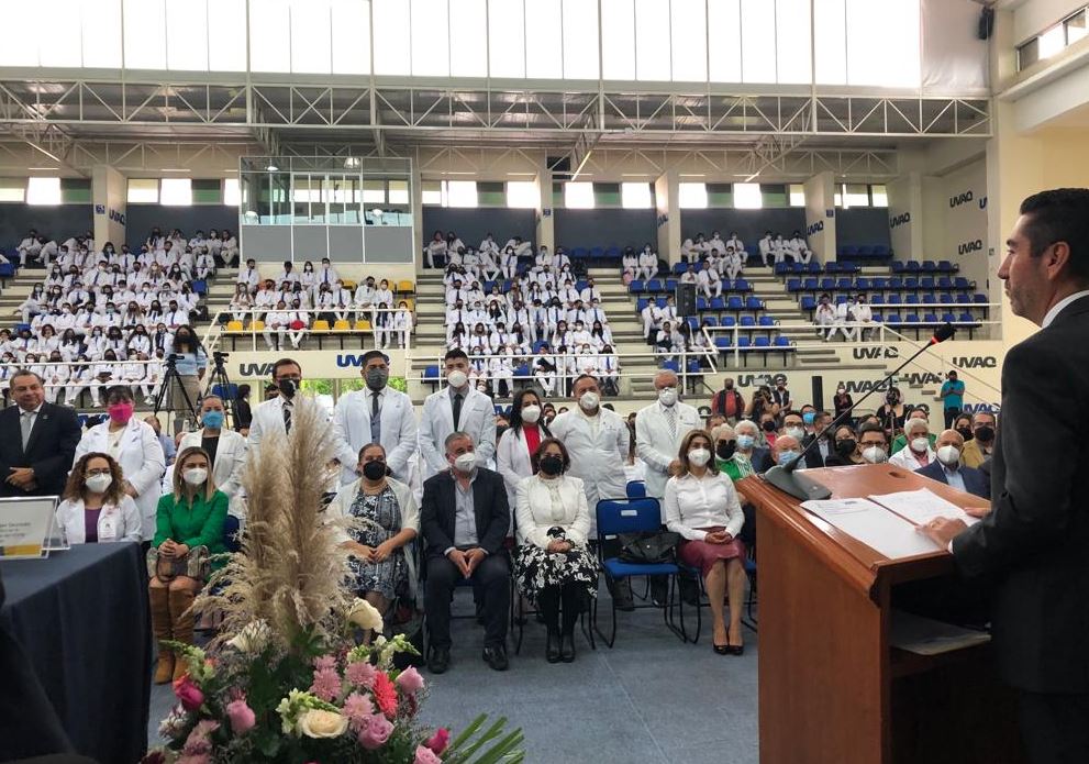 Acreditan Calidad Del Programa De Licenciatura De Medicina De La Uvaq Quadratín Michoacán 0518