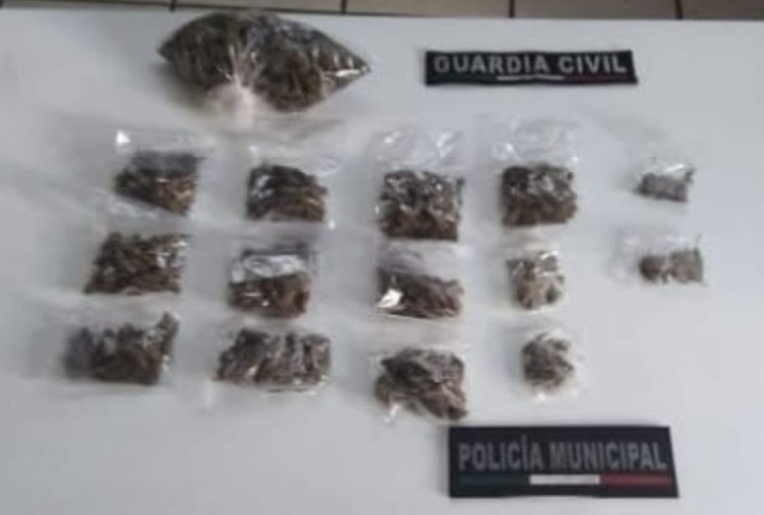 Detienen A Hombre En Posesión De 15 Envoltorios Con Marihuana