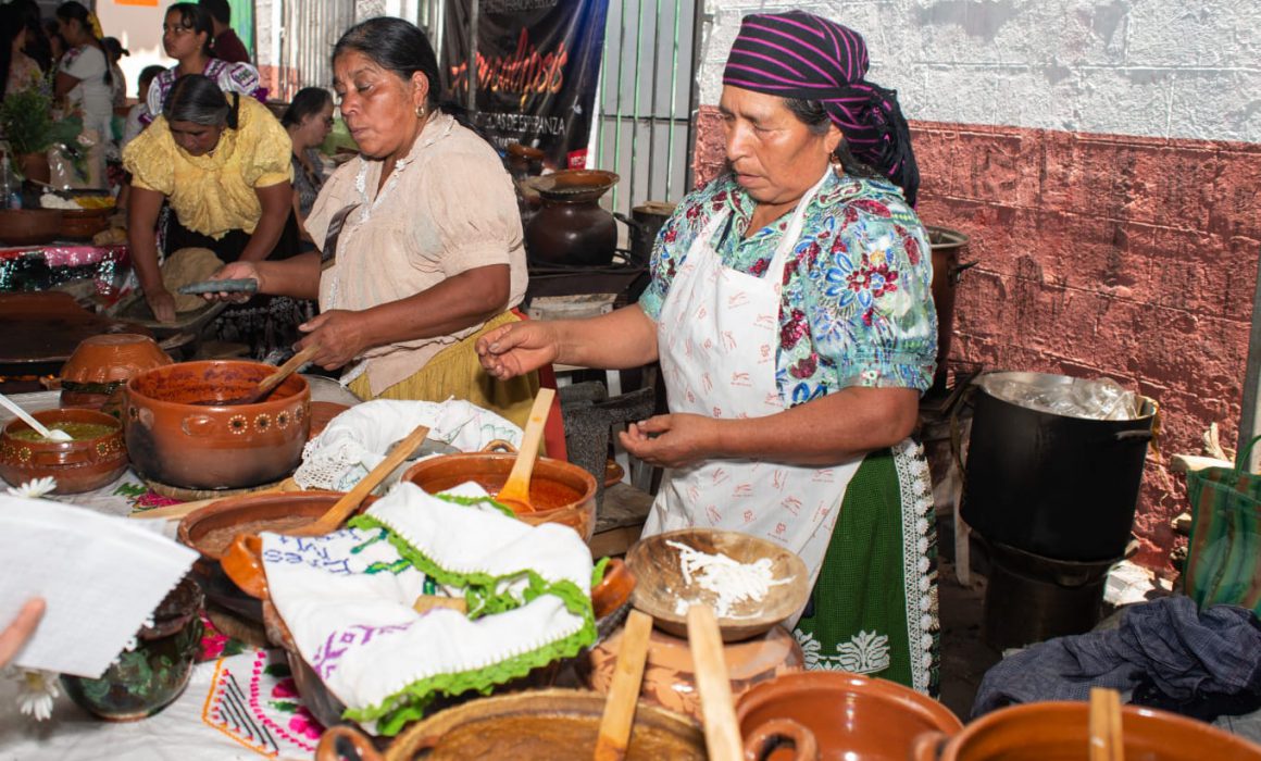 Inaugura Nacho Campos la muestra de comida tradicional purépecha