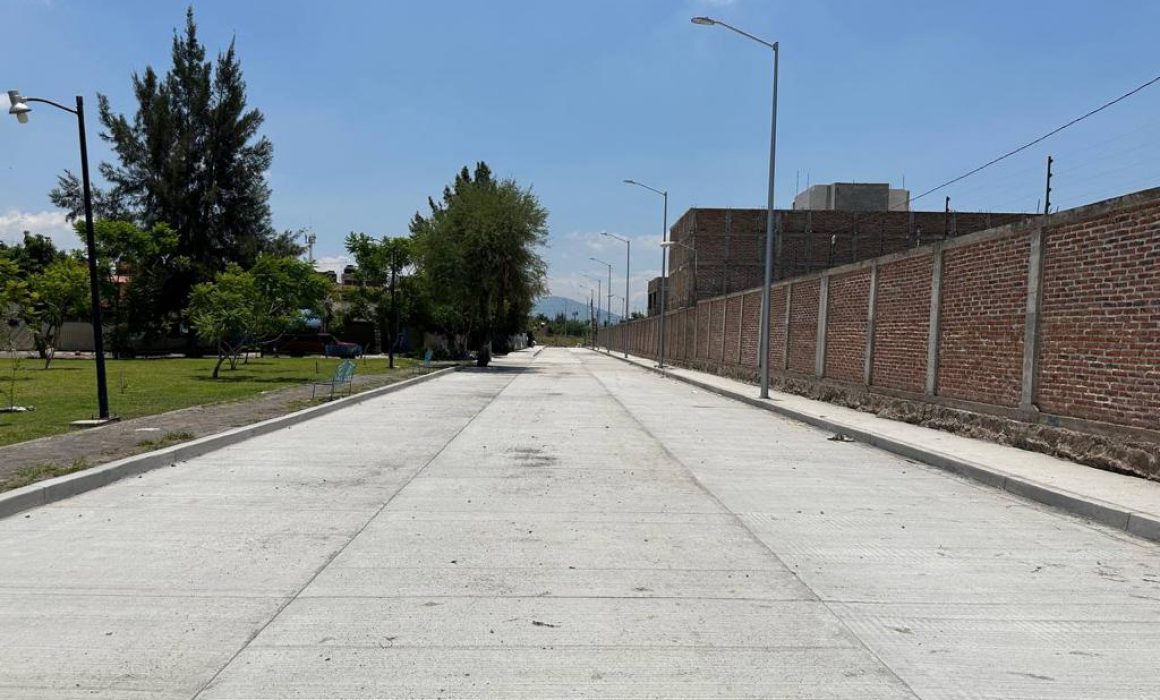 Invierte SCOP 2.6 Mdp Para Pavimentación De Calle Mezquite En Sahuayo