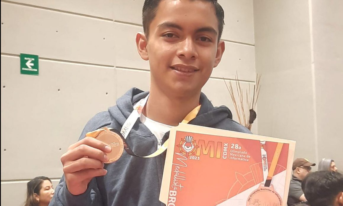 Contra más de 100 jóvenes, ganó estudiante del Cecytem bronce en OMI