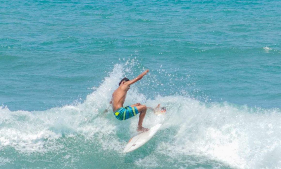 Competirá estudiante del Cecytem en torneo de surf en Aquila ...