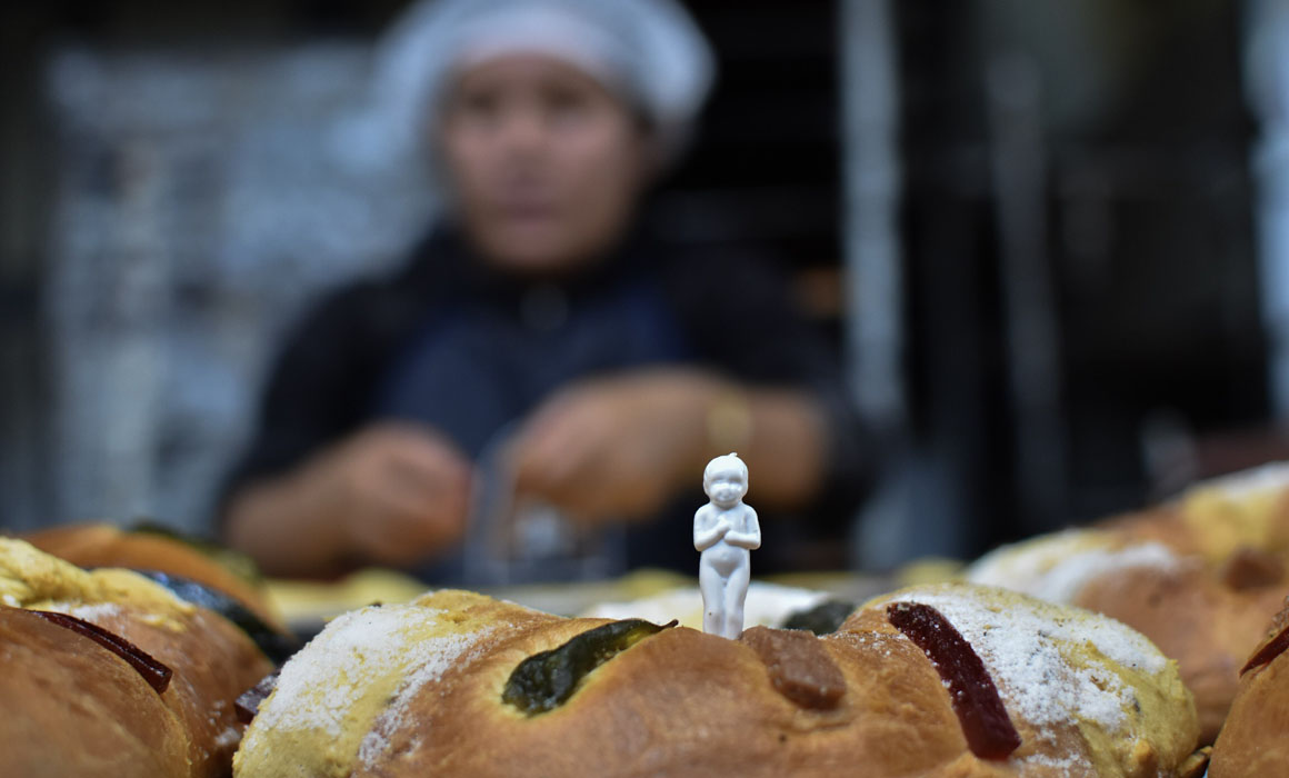 ¿Cuándo se parte la Rosca de Reyes y qué significan los muñecos